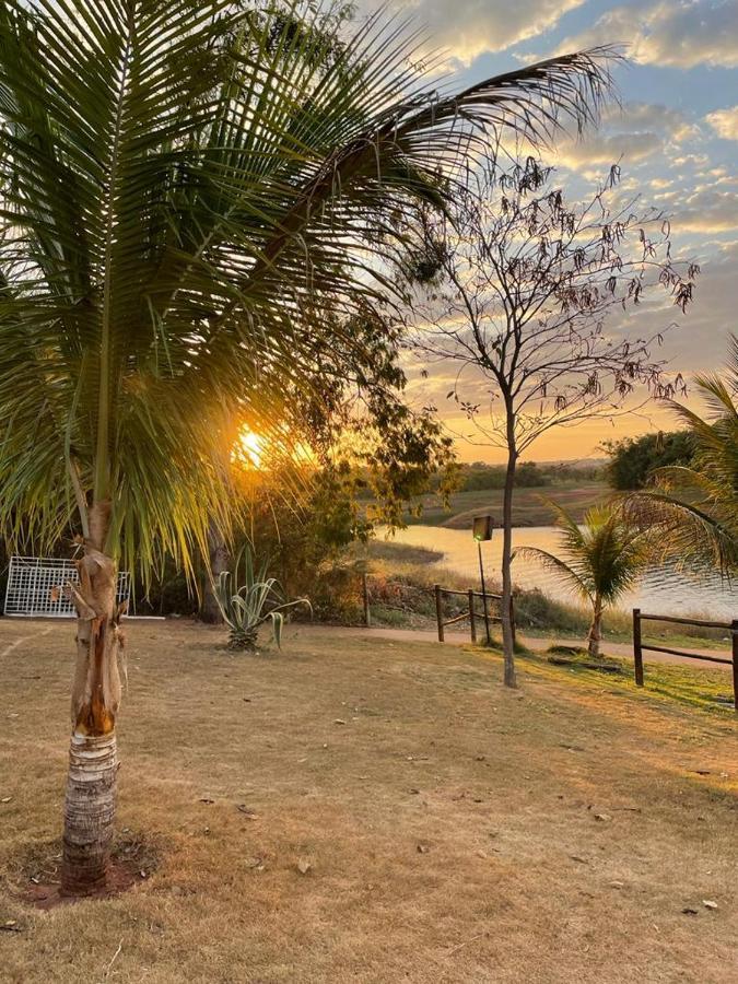 APÊ LINDO ALDEIA DO LAGO COM COZINHA MOBÍLIA NOVA JUNTO AO LAGO CORUMBÁ e KAWANA PARK Caldas Novas Exterior foto