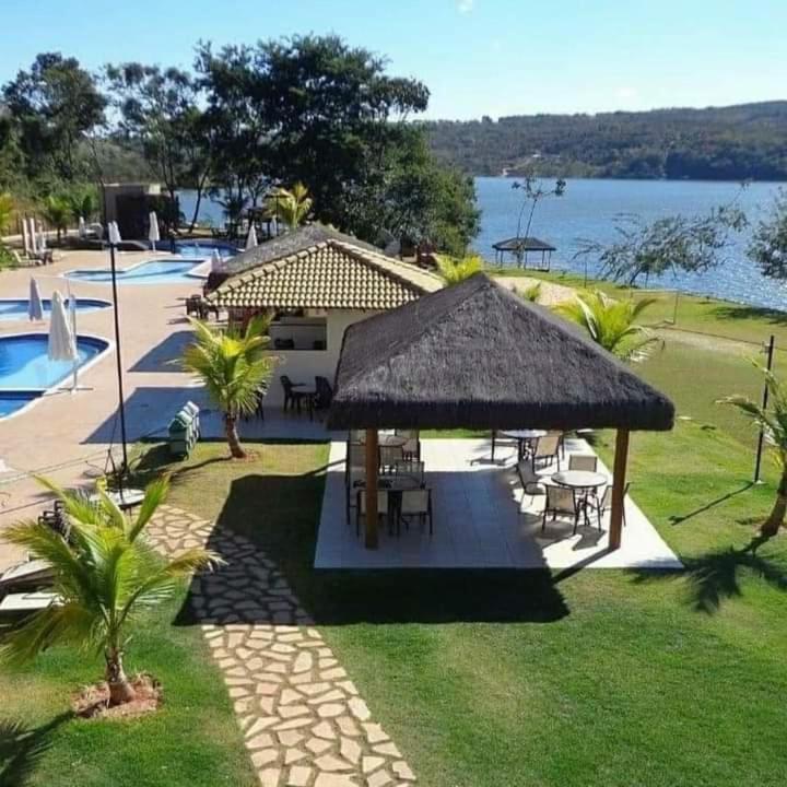 APÊ LINDO ALDEIA DO LAGO COM COZINHA MOBÍLIA NOVA JUNTO AO LAGO CORUMBÁ e KAWANA PARK Caldas Novas Exterior foto