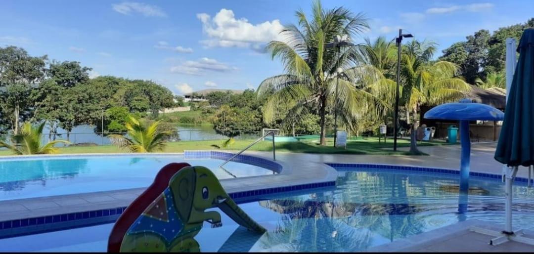 APÊ LINDO ALDEIA DO LAGO COM COZINHA MOBÍLIA NOVA JUNTO AO LAGO CORUMBÁ e KAWANA PARK Caldas Novas Exterior foto